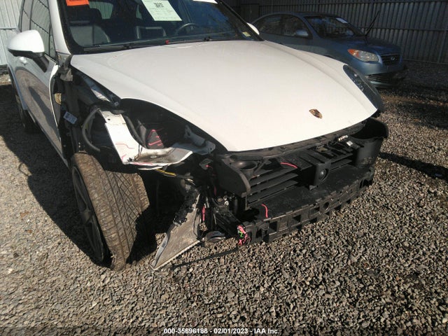 2018 Porsche Cayenne, VIN: WP1AE2A29JLA72119