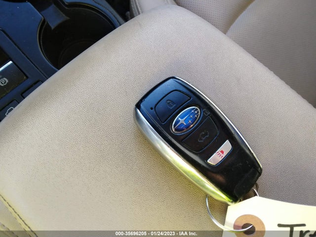 2017 SUBARU OUTBACK LIMITED VIN: 4S4BSANC8H3386409