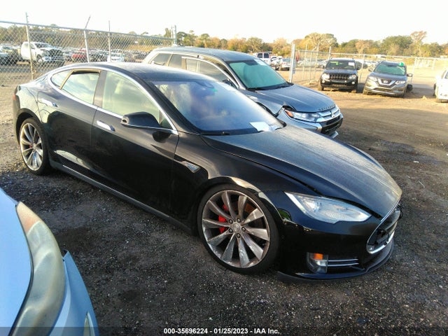 2015 Tesla Model S, VIN: 5YJSA1H42FF092631