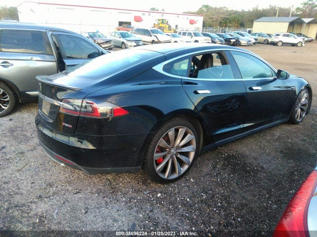 2015 Tesla Model S, VIN: 5YJSA1H42FF092631
