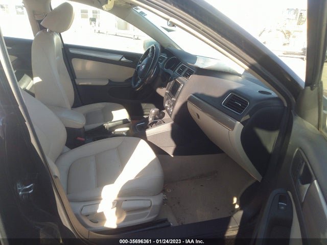 3VWD67AJ5GM307765 Volkswagen Jetta Sedan 1.4t Se W/connectivity