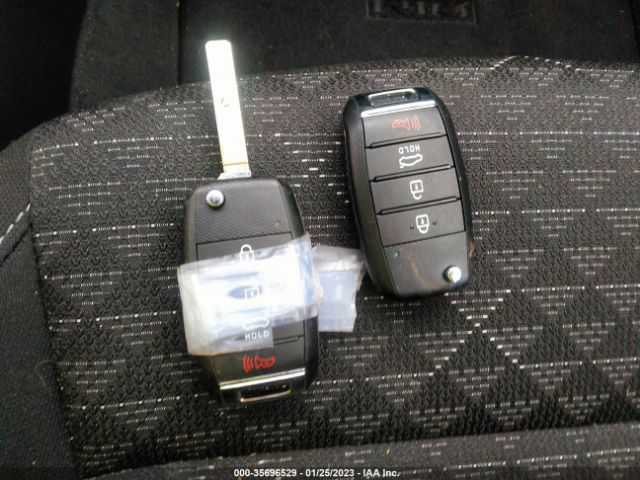 3KPA25AD3ME377397 KIA Rio 5-door S