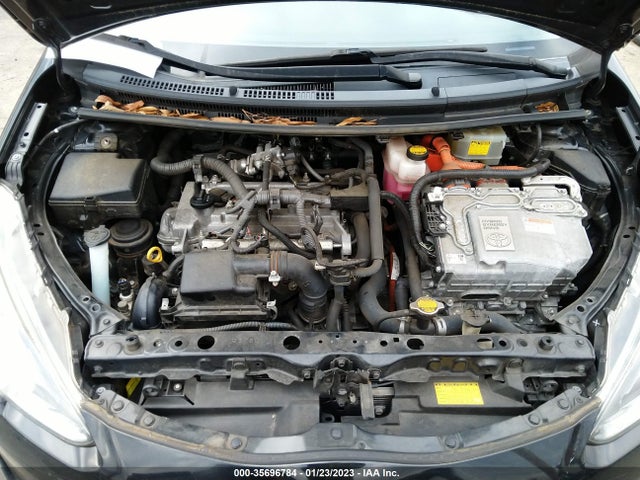 Toyota PRIUS C 2015 JTDKDTB36F1581271 Image 11