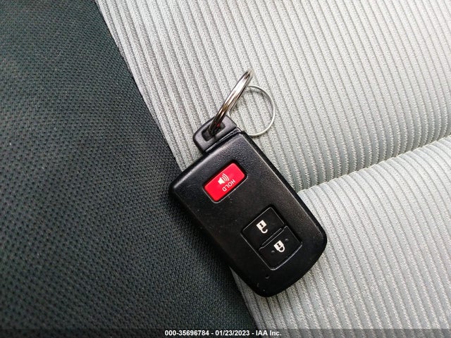 Toyota PRIUS C 2015 JTDKDTB36F1581271 Image 3