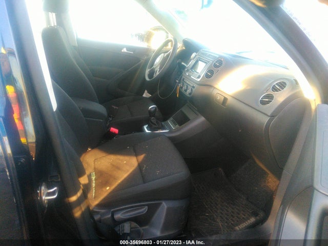 WVGAV7AX5JK004010 Volkswagen TIGUAN LIMITED