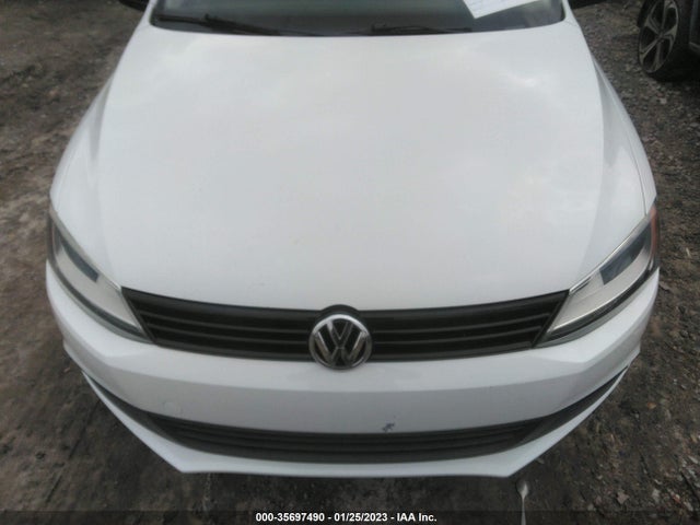 3VW2K7AJ8EM302978 Volkswagen Jetta Sedan S