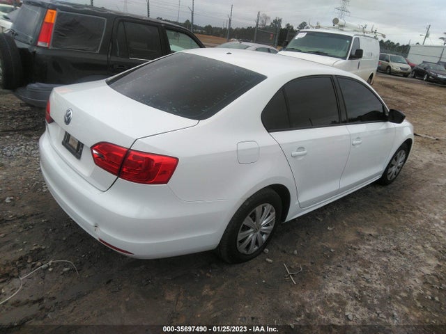 3VW2K7AJ8EM302978 Volkswagen Jetta Sedan S