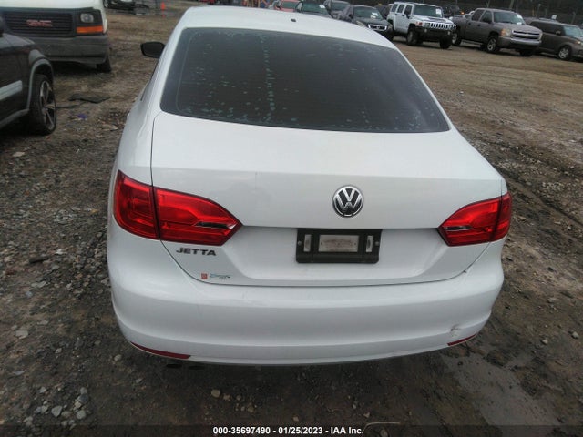 3VW2K7AJ8EM302978 Volkswagen Jetta Sedan S
