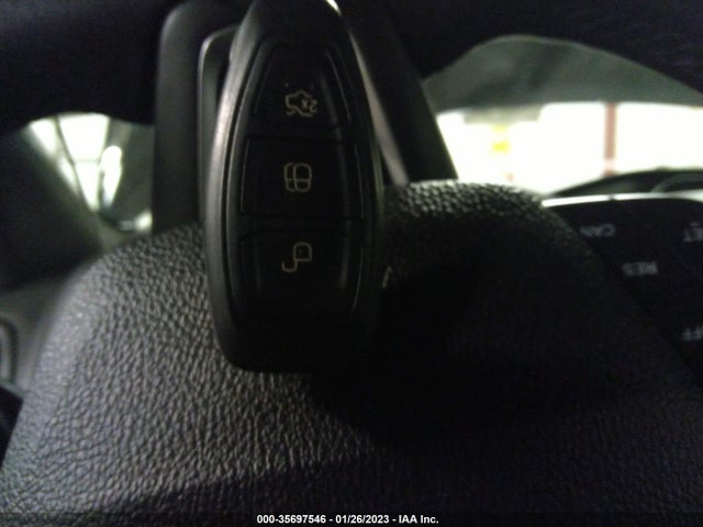 2017 Ford Focus, VIN: 1FADP3L94HL245022