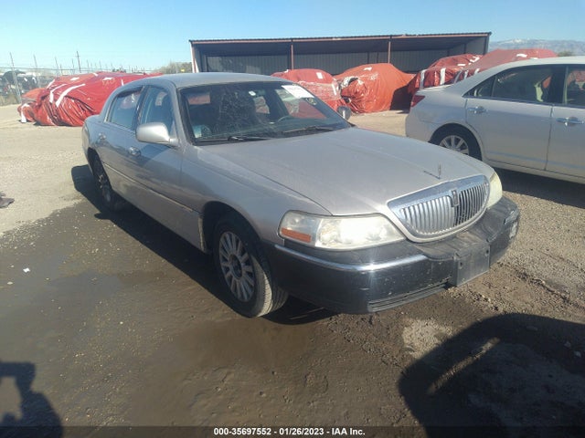 Lincoln Town Car Signature 2005 1LNHM81W75Y604531 главное изображение