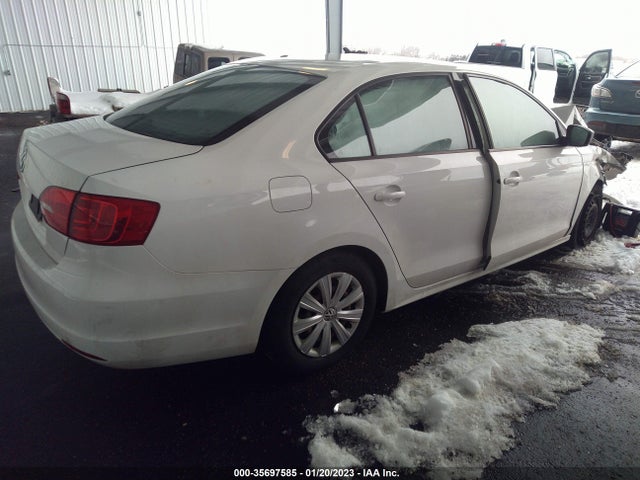 3VW2K7AJ5EM225132 Volkswagen Jetta Sedan S