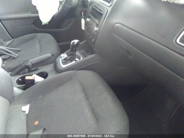3VW2K7AJ5EM225132 Volkswagen Jetta Sedan S