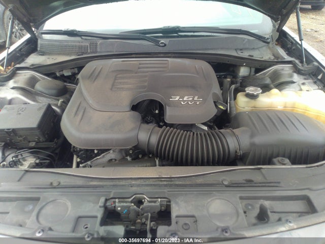 2016 Chrysler 300, VIN: 2C3CCABG5GH295028