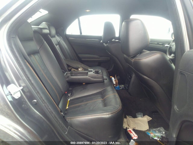2016 Chrysler 300, VIN: 2C3CCABG5GH295028
