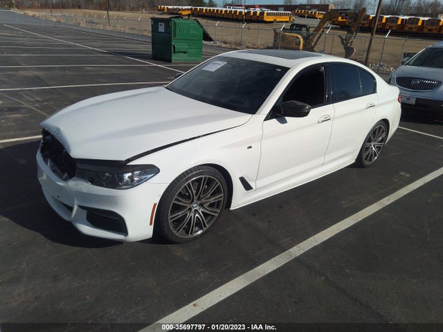 BMW 5 Series 540i 2018 WBAJE5C5XJG918421 Image 2