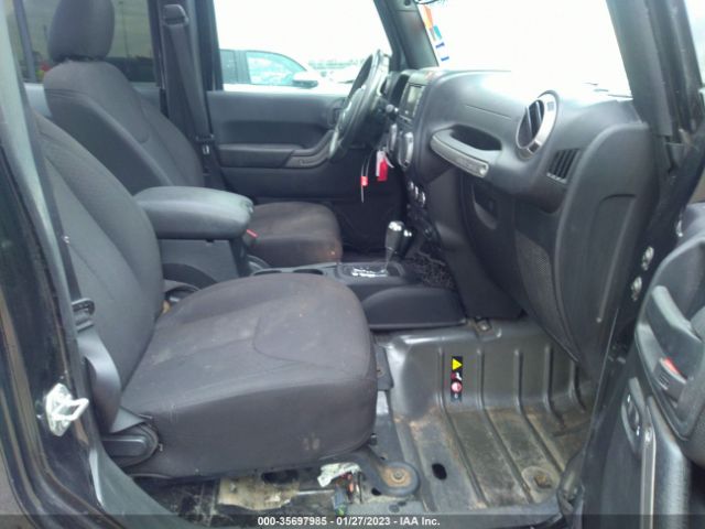 1C4BJWDG5HL503601 Jeep Wrangler Unlimited Sport