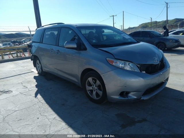2016 Toyota Sienna, VIN: 5TDKK3DC7GS748583