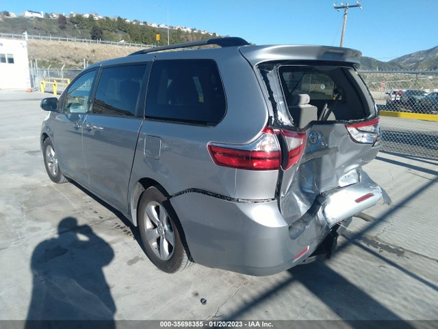 2016 Toyota Sienna, VIN: 5TDKK3DC7GS748583