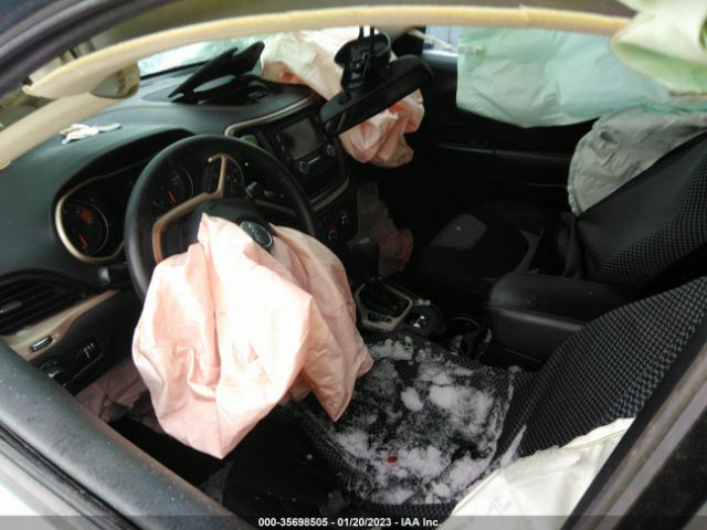 1C4PJLAB5GW216642 Jeep Cherokee Sport