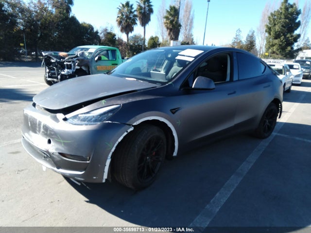 Tesla Model Y Long Range 2021 5YJYGDEE6MF096640 Image 2