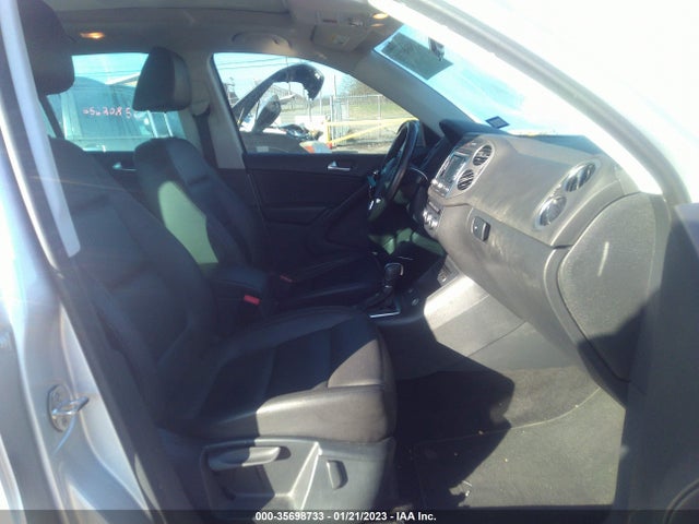 WVGAV3AX6EW585542 Volkswagen Tiguan Sel