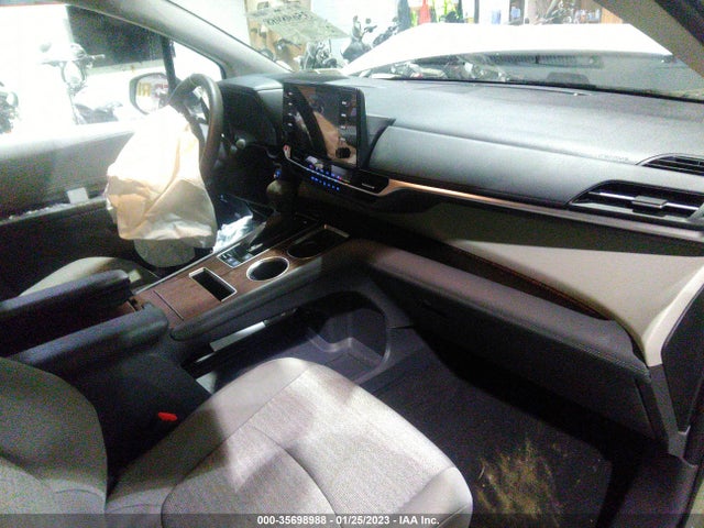 2022 Toyota Sienna, VIN: 5TDKSKFCXNS049436