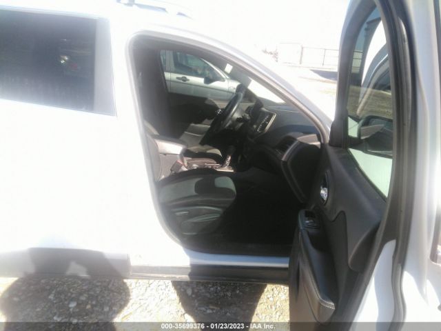 1C4PJLCS8EW115475 Jeep Cherokee Latitude