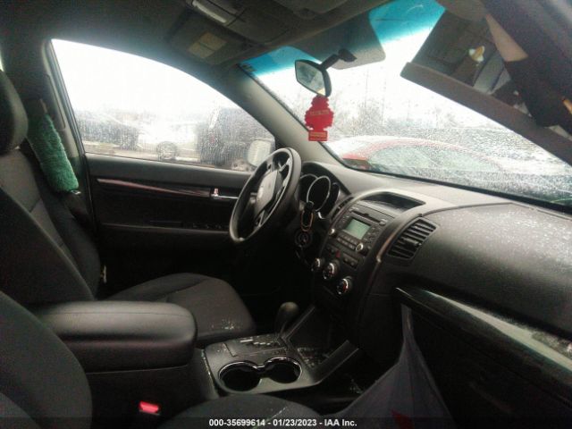 5XYKTCA6XDG408638 KIA SORENTO LX