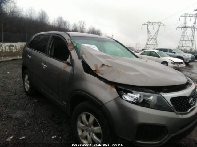 5XYKTCA6XDG408638 KIA SORENTO LX