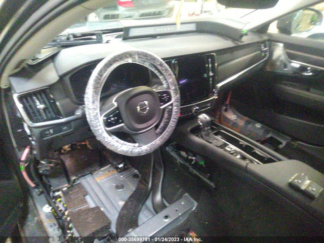 2017 Volvo V90, VIN: YV4A22NL8H1000490