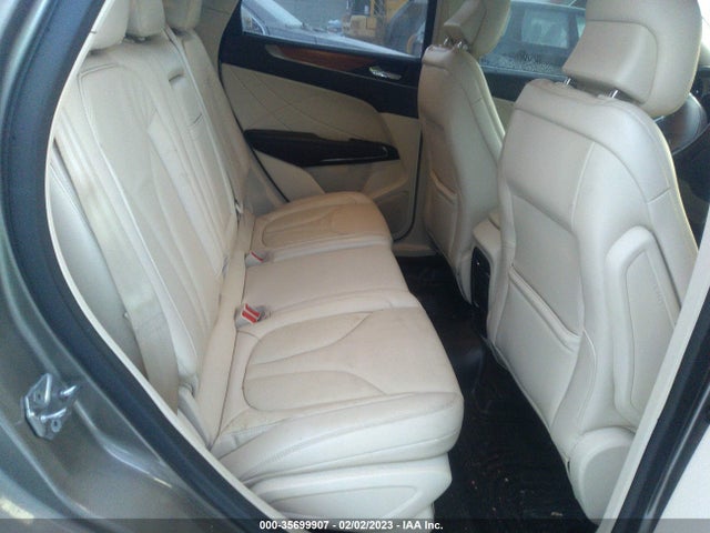 Lincoln MKC 2016 5LMTJ3DH7GUJ20725 Image 8