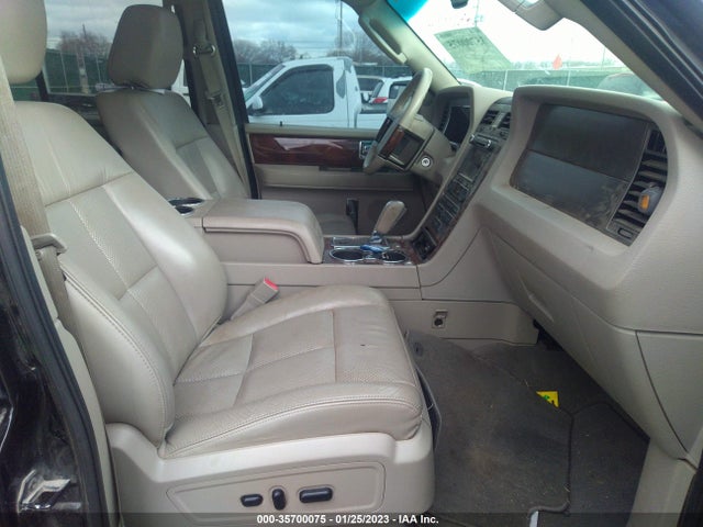 2014 Lincoln Navigator, VIN: 5LMJJ3J5XEEL05408