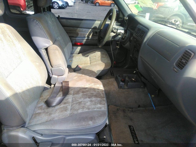 2000 TOYOTA TACOMA VIN: 4TAVL52N3YZ631900