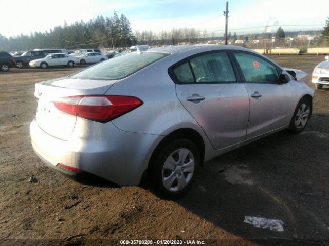 KNAFK4A60F5260017 KIA FORTE LX