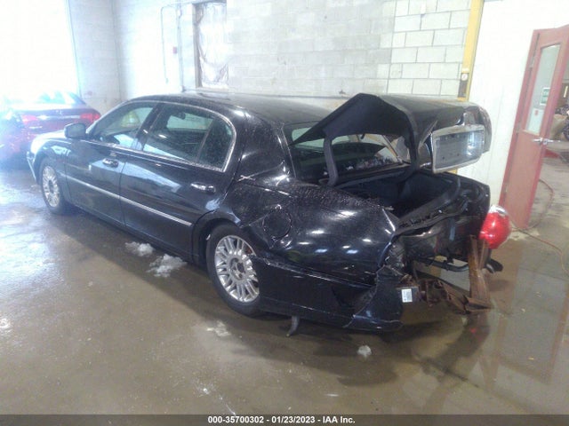 Lincoln Town Car 2011 2LNBL8EV5BX758225 Image 4