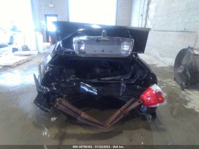 Lincoln Town Car 2011 2LNBL8EV5BX758225 Image 7
