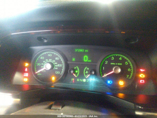 Lincoln Town Car 2011 2LNBL8EV5BX758225 Image 8