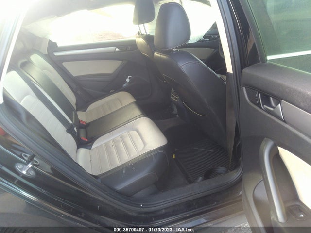 1VWBS7A31FC082684 Volkswagen Passat 1.8t Se W/sunroof & Nav