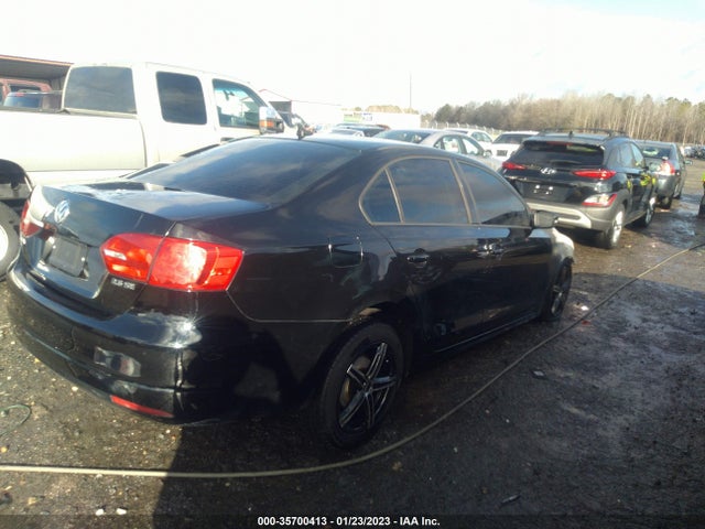 3VWDX7AJXBM345207 Volkswagen Jetta Sedan Se W