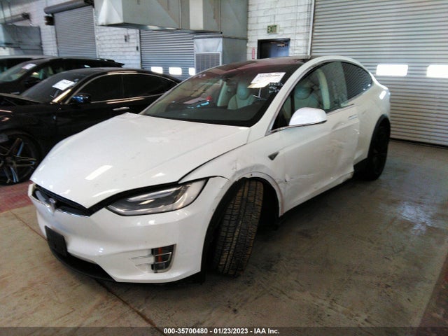 Tesla Model X 70d/90d/75d/60d/p100d 2016 5YJXCBE27GF015716 Image 2