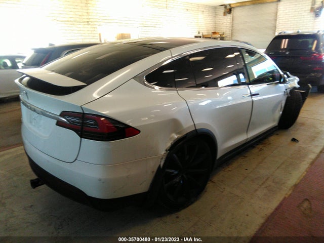 Tesla Model X 70d/90d/75d/60d/p100d 2016 5YJXCBE27GF015716 Image 5