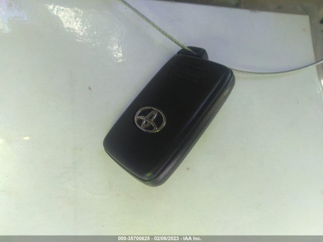 2016 Toyota Prius, VIN: JTDZN3EU8GJ049702