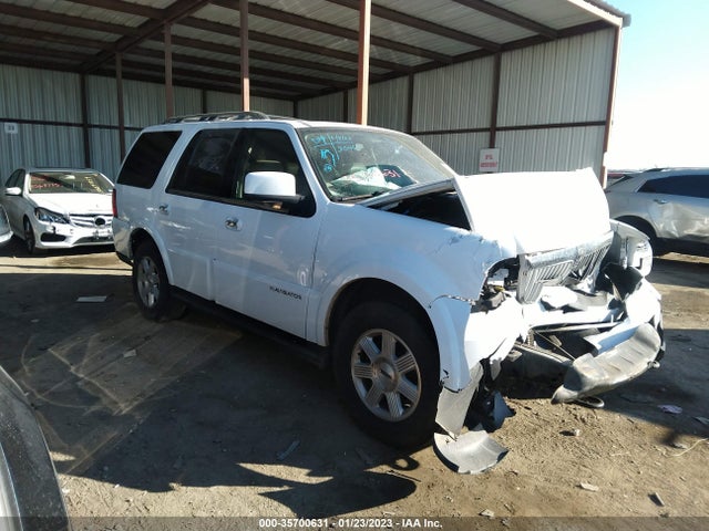 Lincoln Navigator Luxury/ultimate 2005 5LMFU27585LJ03046 main image