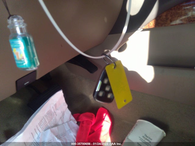Chevrolet Suburban Premier 2017 1GNSCJKC4HR308915 Image 3