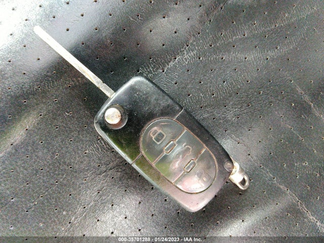 2000 VOLKSWAGEN NEW BEETLE GLS VIN: 3VWCD21C8YM419693