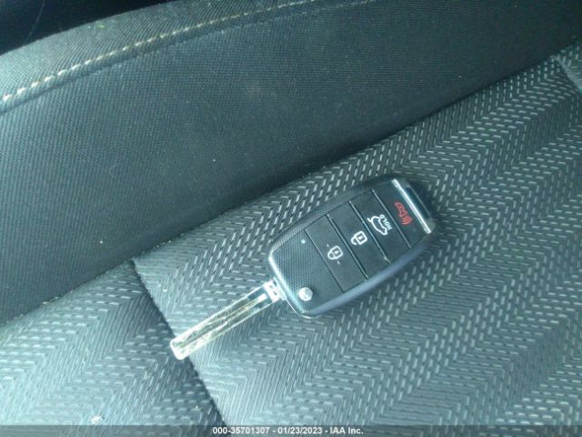 KNDPMCAC7H7098220 KIA Sportage Lx
