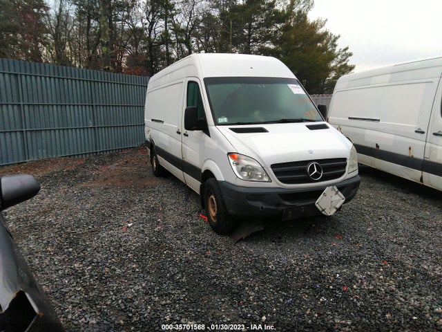 2012 MERCEDES-BENZ SPRINTER CARGO VANS VIN: WD3PE8CB4C5700584