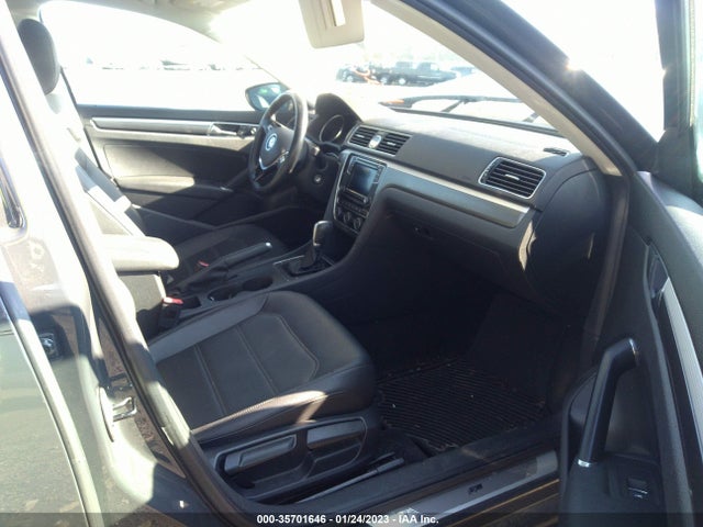 1VWDT7A36HC038401 Volkswagen Passat R-line W/comfort Pkg