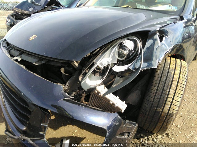 2015 Porsche Cayenne, VIN: WP1AB2A28FLA56218