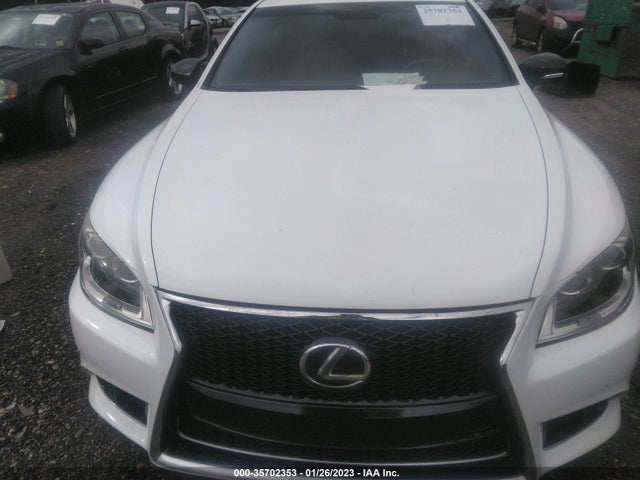2015 Lexus LS, VIN: JTHBL5EF6F5136072